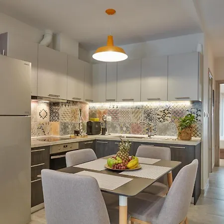 F & B Collection - Flat For 4 * Thessaloniki